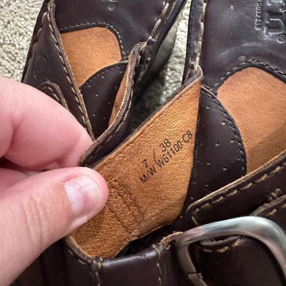 BORN Brown Leather Wedge Heel Sandals Women's Size 7 Adjustable Thong Style - Picture 8 of 10
